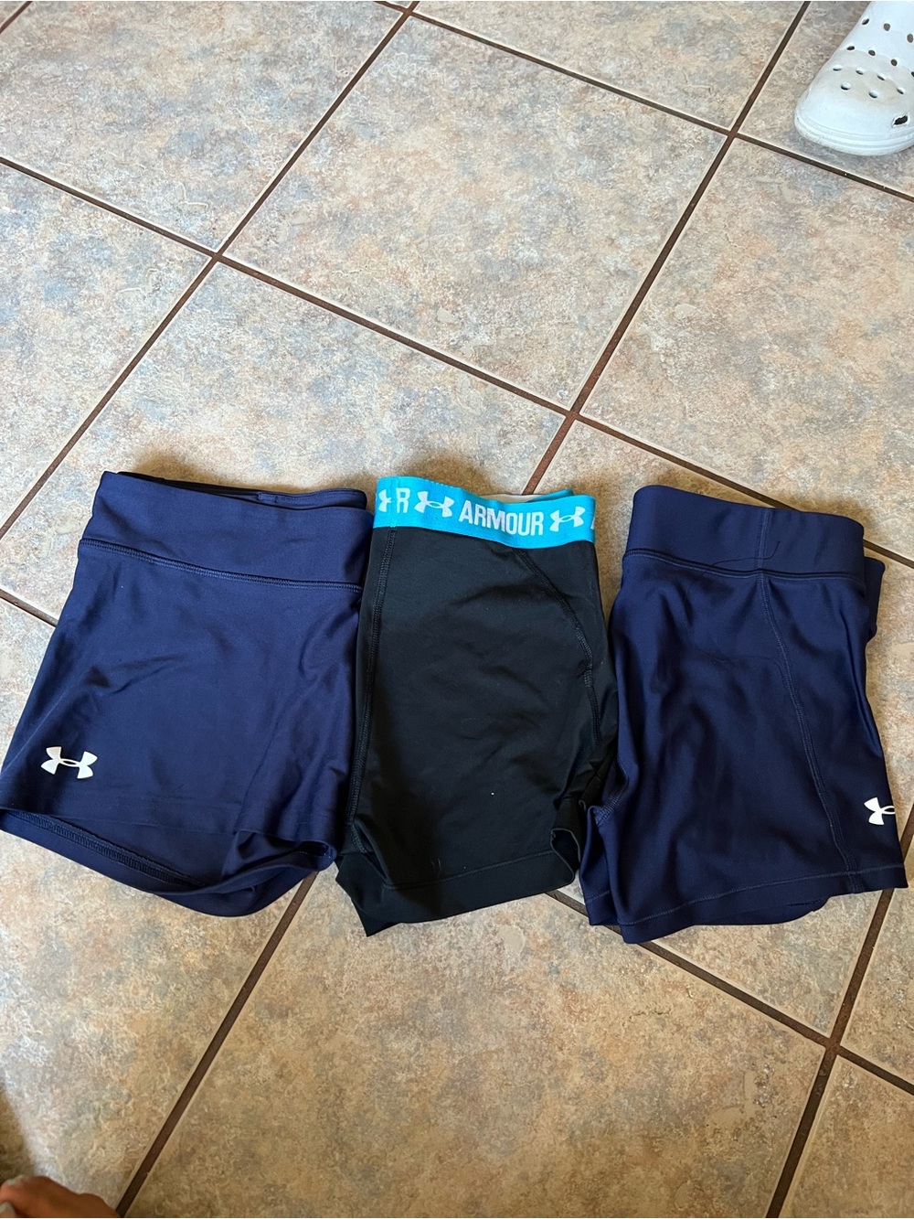 Under Armour Navy and Black Athletic Shorts - 3 Pack  size xl (S,M)